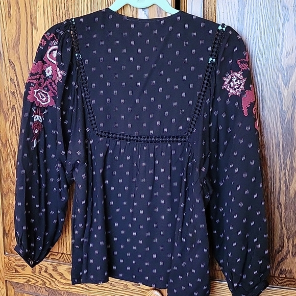 Botique Top - Picture 6 of 8